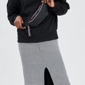 NWT • Zara • Sweatshirt with Belt Bag